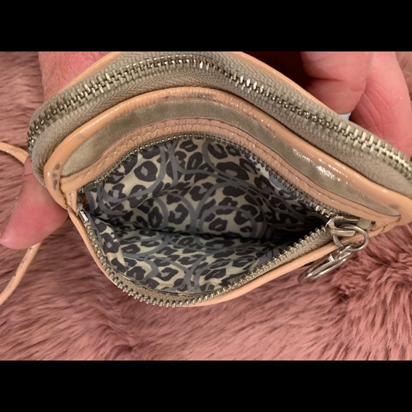 RARE Coach Poppy shimmery wristlet - Picture 12 of 15